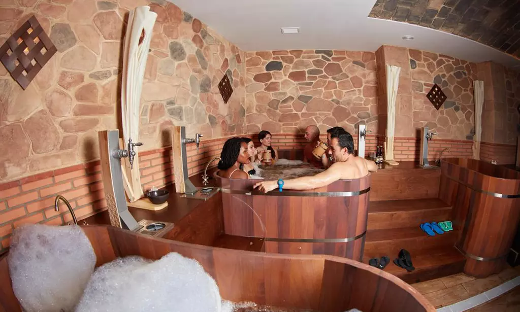 Beer spa con baño de cerveza, degustación, sauna y relax para 2
