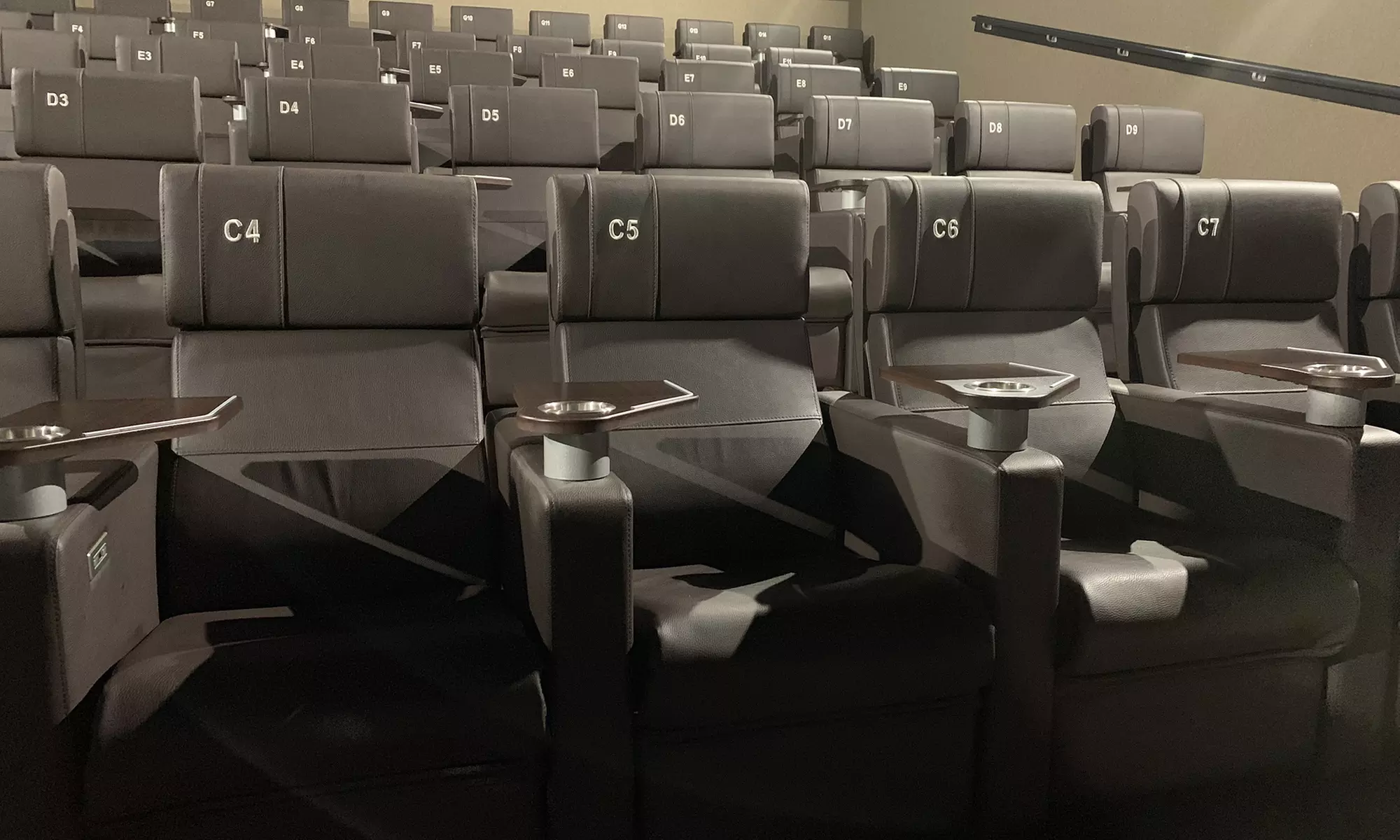 Entrada Cine Yelmo en +50 Ubicaciones + Palomitas Grandes y Refrescos