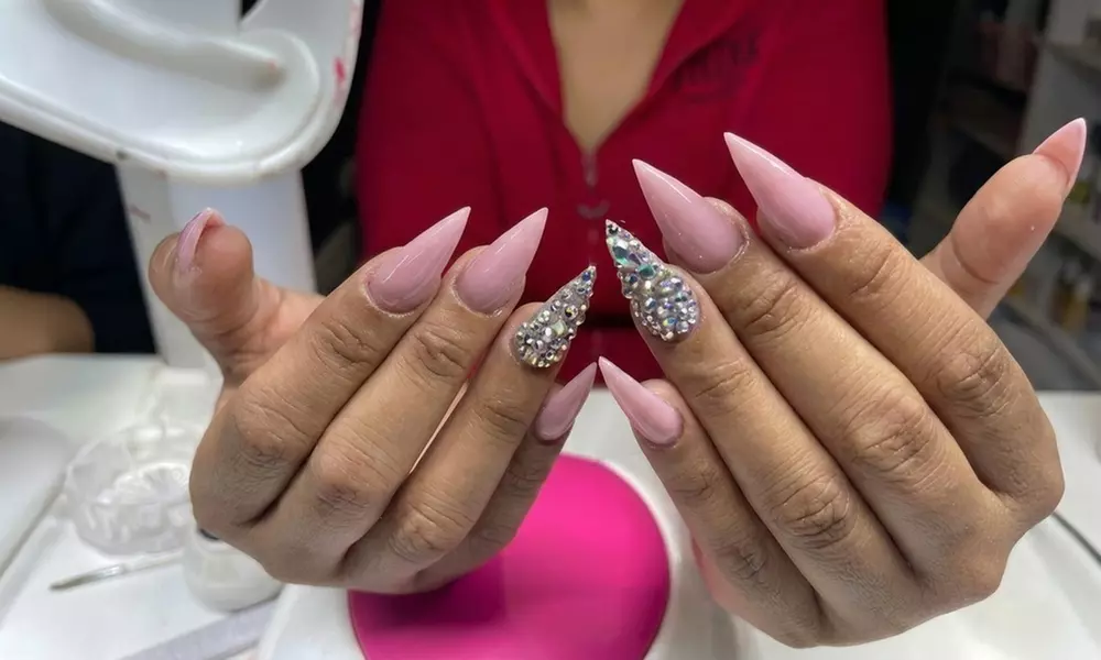Trendy Nail with Almond Shape Medium Nails or Long Stiletto Nails