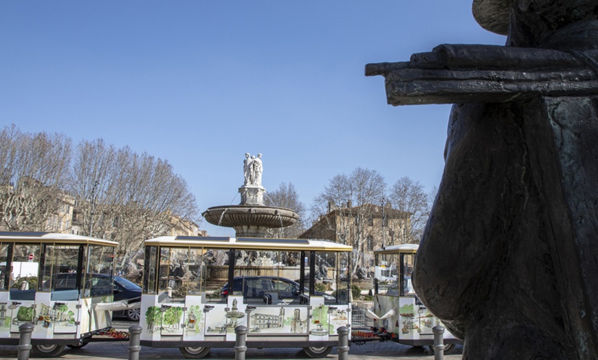 Image 3: Le tour d'Aix-en-Provence en petit train électrique