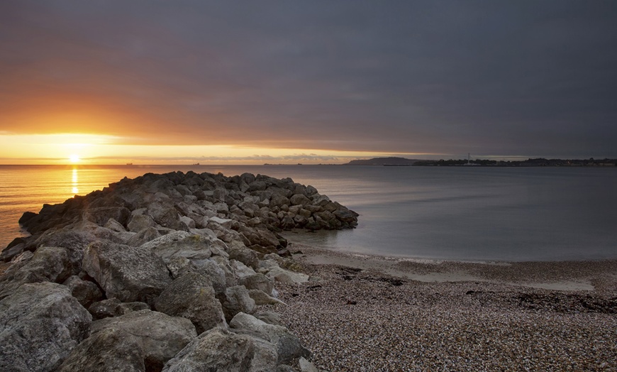 Image 5: Weymouth Seafront Stay with Breakfast