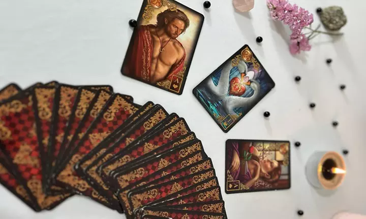Lectura de cartas de tarot online o presencial de 30 o 60 minutos, en español o portugués; ahorra hasta un 60% - Primary Image