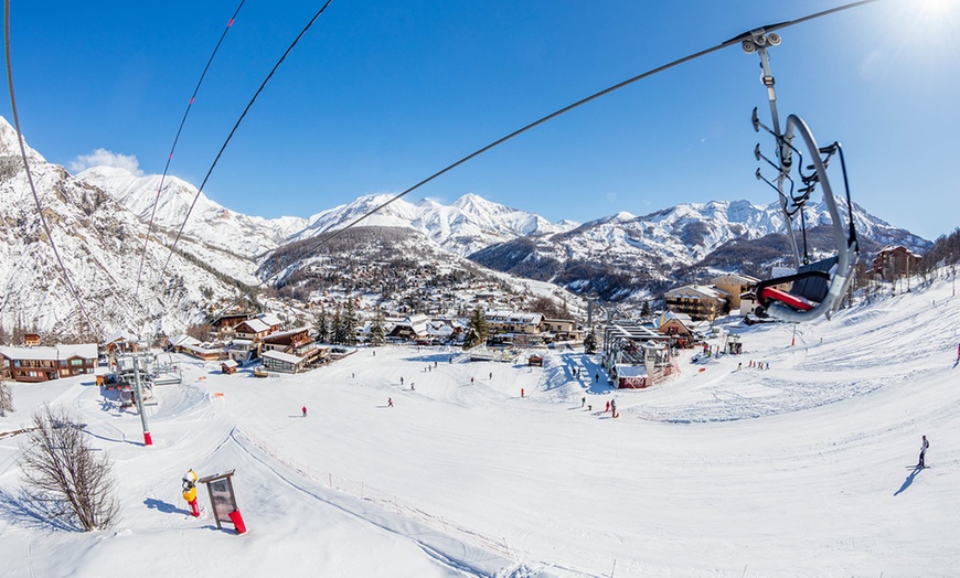 Image 1: Évasion en famille : ski et aventures au Val d'Allos