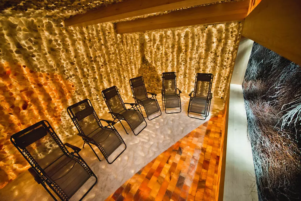 Wejście do groty solnej w Molo Resort Osiek