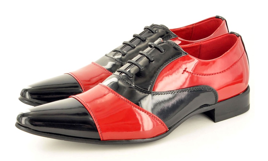 Image 6: Men's Two-Tone Patent Brogues