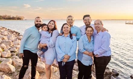 30-Minute Outdoor Family Portrait Session for Up to Seven People - Dream Photography DFW