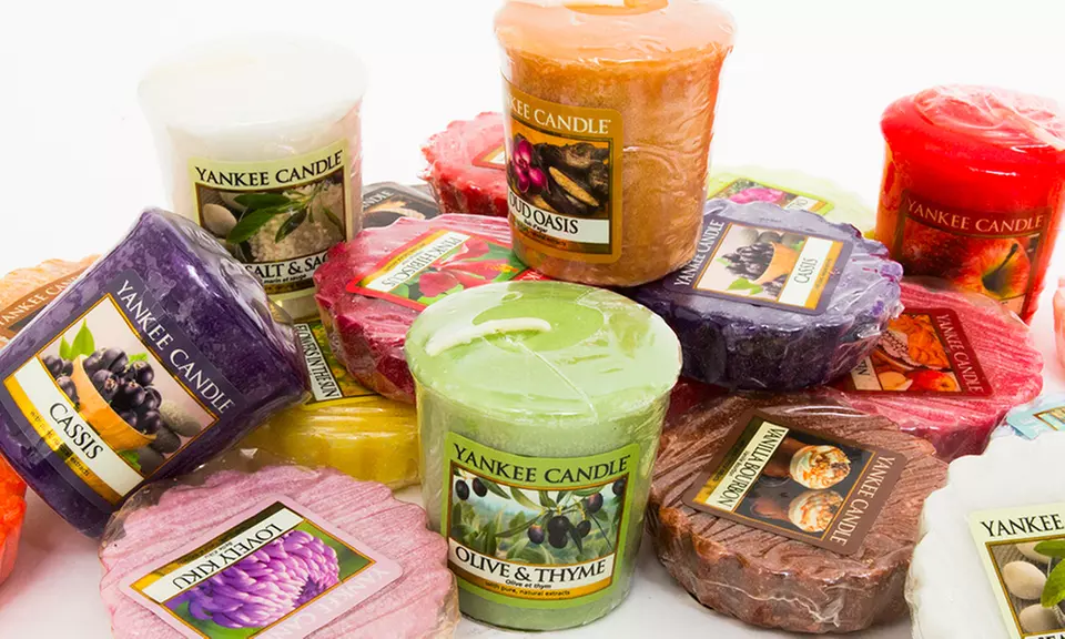 Yankee Candle 3er-, 6er-, 9er-, 12er- oder 24er-Set mit Votivkerzen oder Wax Melts im Duft nach Zufallsprinzip - Primary Image