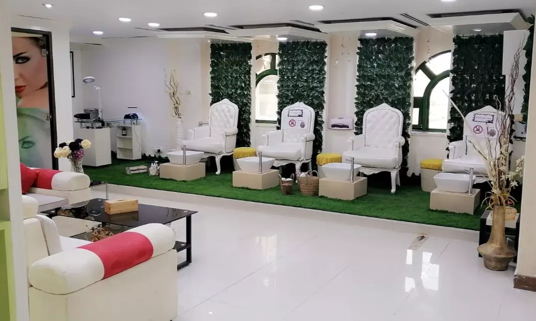 Classic Colour Mani-Pedi