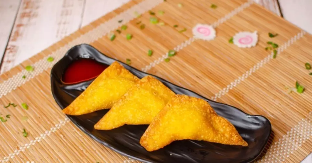 Savor Fresh, Flavorful Dishes: $15 or $30 Food and Drink Voucher