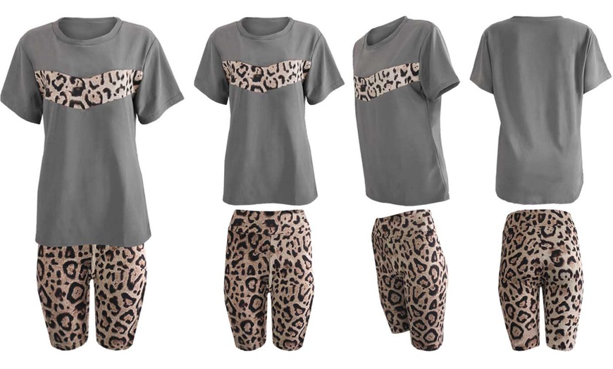 Image 4: Women's Snake or Leopard Print Shorts and T-Shirt Set
