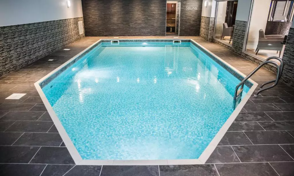 West Yorkshire: Double Room for 2 w/ Breakfast & Dinner, Plus Prosecco