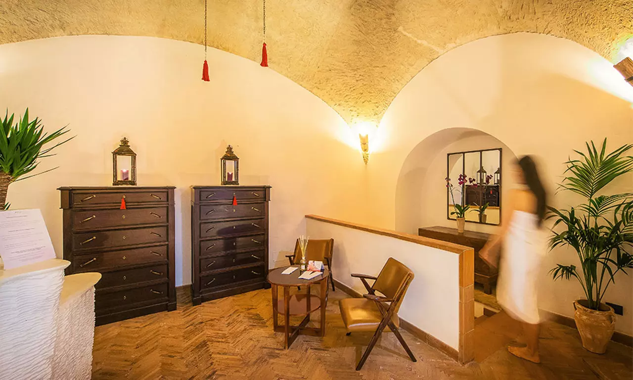 Costiera Amalfitana 4*: camera Classic con trattamento a scelta e Spa