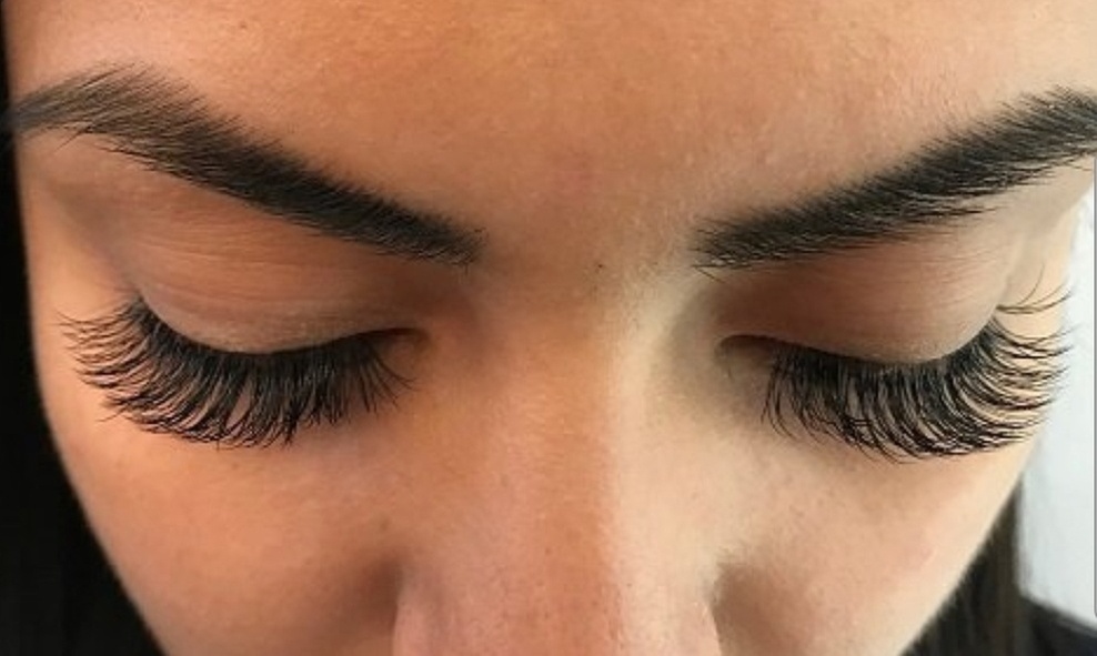 Flirty Silk and Luxury Mink Eyelash Extensions Options