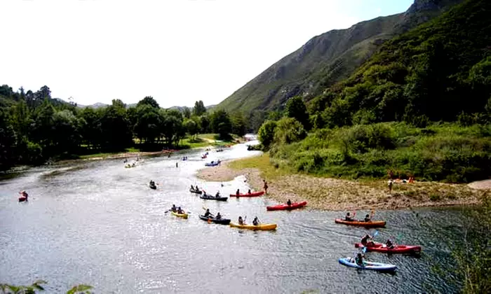 Descenso del Sella: ¡descubre la adrenalina de una aventura en canoa!