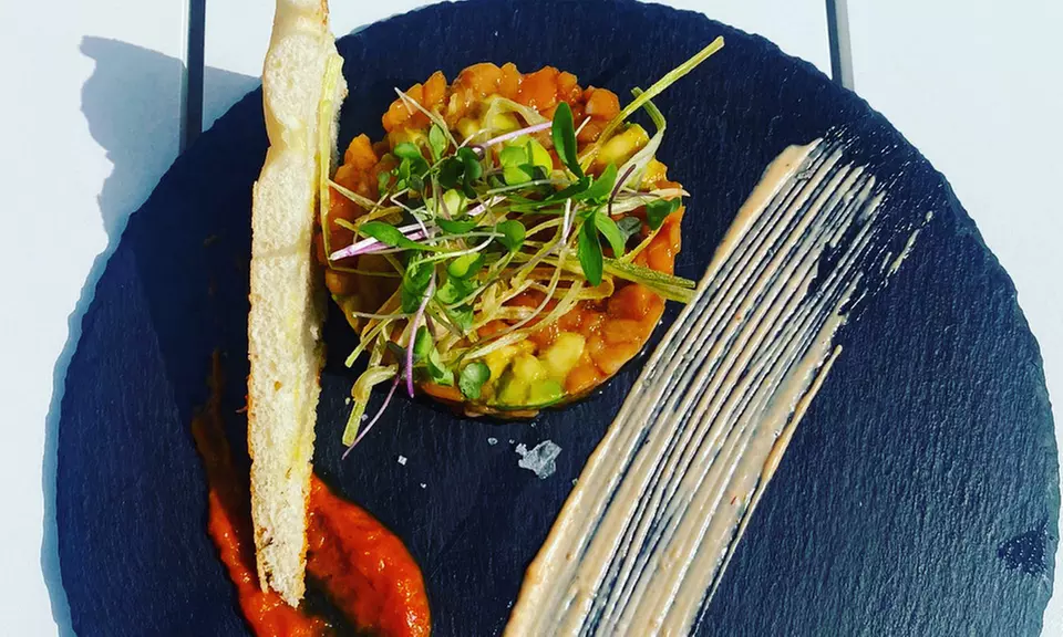 Menú mediterráneo para disfrutar frente al mar en B-One Costa Alegre