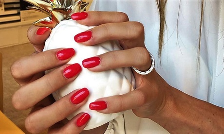 Fino a 3 sedute di manicure classica o giapponese con semipermanente da Beauty Hall  (sconto fino a 65%)