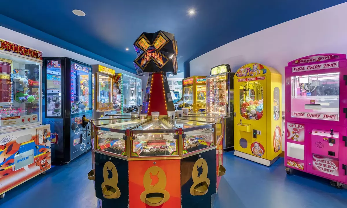 Relaxing Lakeside Lodges in Lancashire: Stay for up to 6 by the Lake