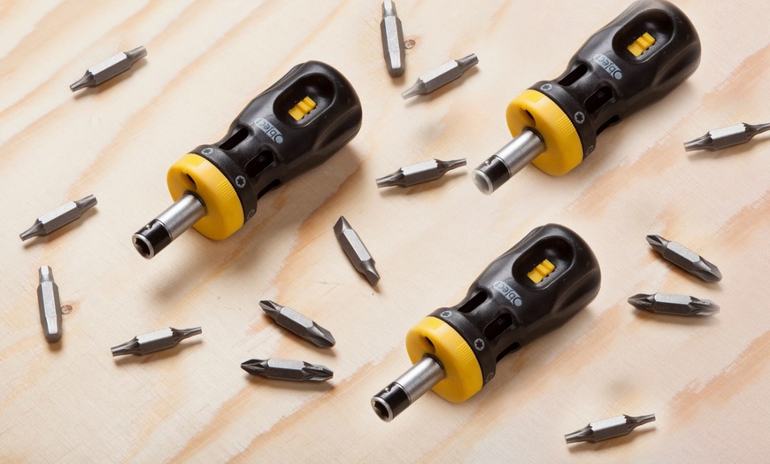 Image 3: 12-in-1 Stubby Screwdriver