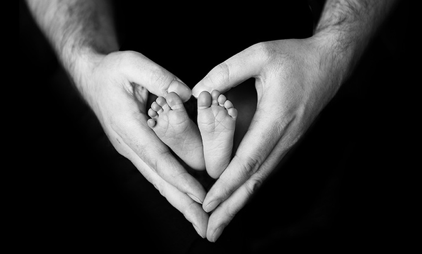 Image 3: Baby Photoshoot with Six Prints