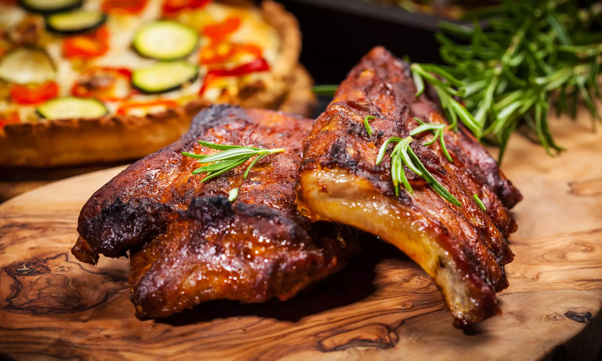 Spare Ribs nach Wahl inkl. Beilage & Dessert für 1, 2 oder 4 Personen