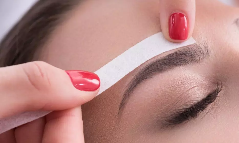 Eyebrow Waxing and Tinting at Glo Spa (Up to 36% Off: Six Options Available - Primary Image
