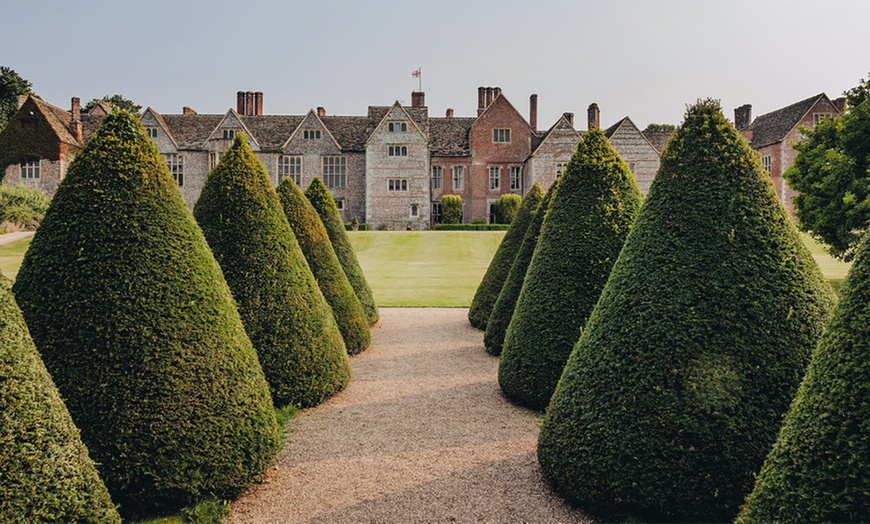 Image 5: Afternoon Tea w/ Prosecco & Beautiful Ground Visit in Hungerford