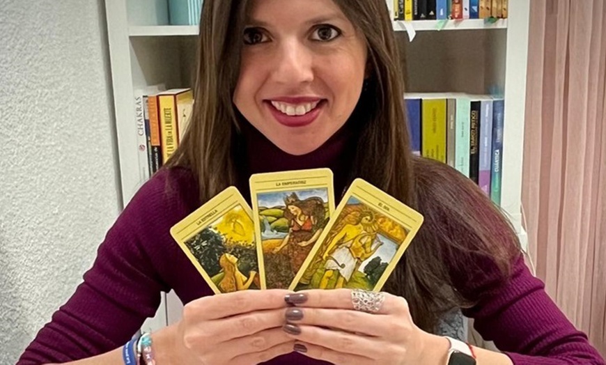 Image 5: Lectura de cartas de tarot online o presencial, en español o portugués