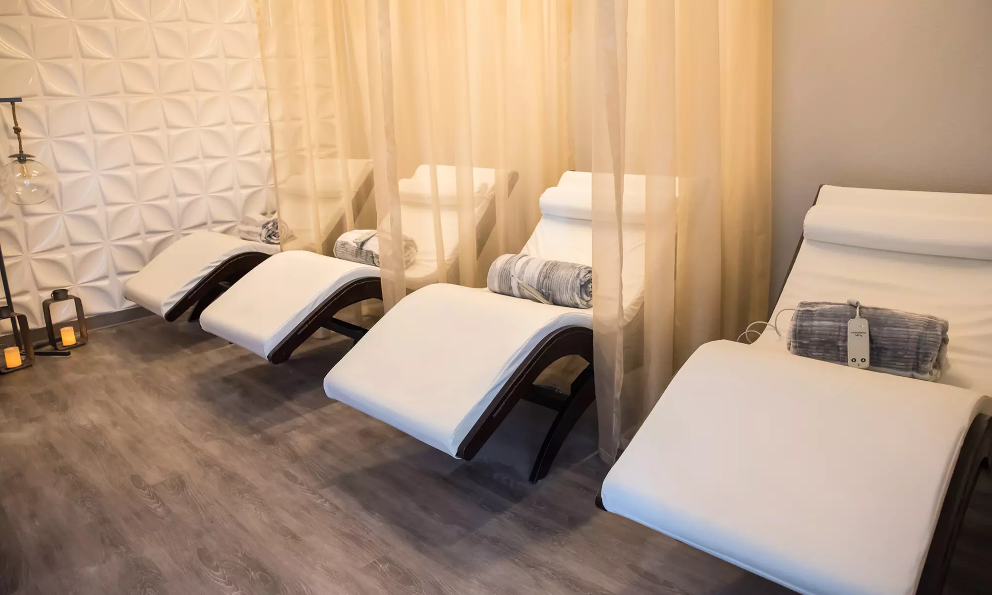 Salt Lounge Sessions at Lapis & Oak Spa and Salt Lounge (Up to 50% Off). Four Options Available. - Primary Image