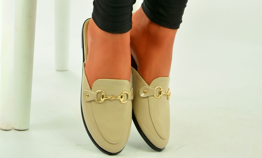 Image 5: Slip-On Closed Toe Brogues