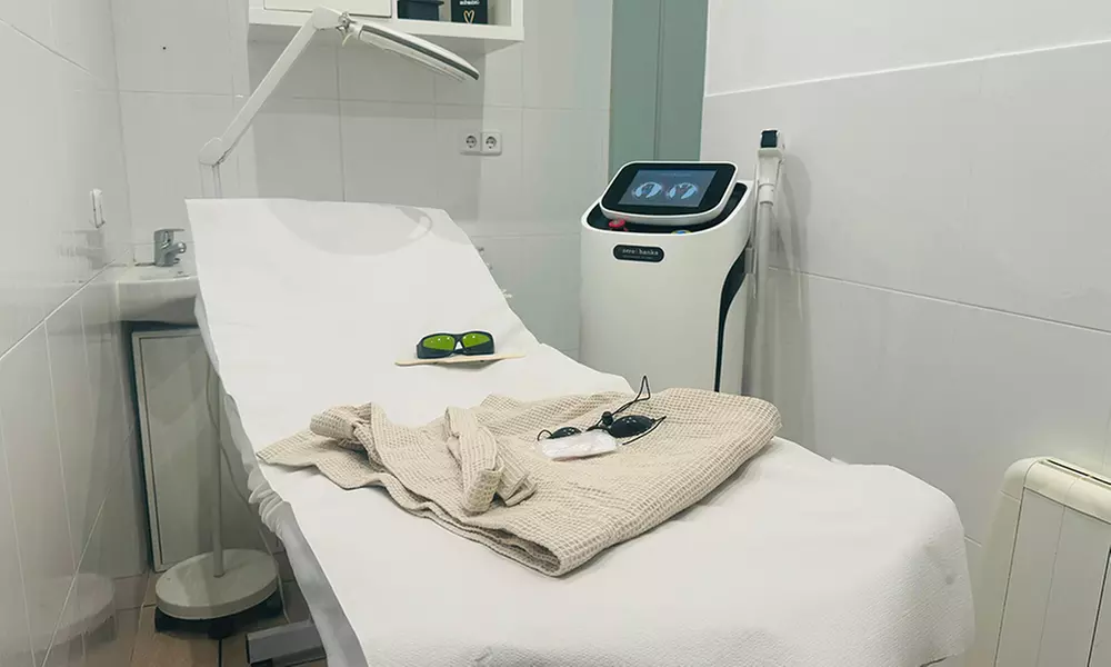 Hidrolimpieza facial con tratamientos a elegir desde un 64% de descuento en Diva Peluquería y Estética - Second Medium