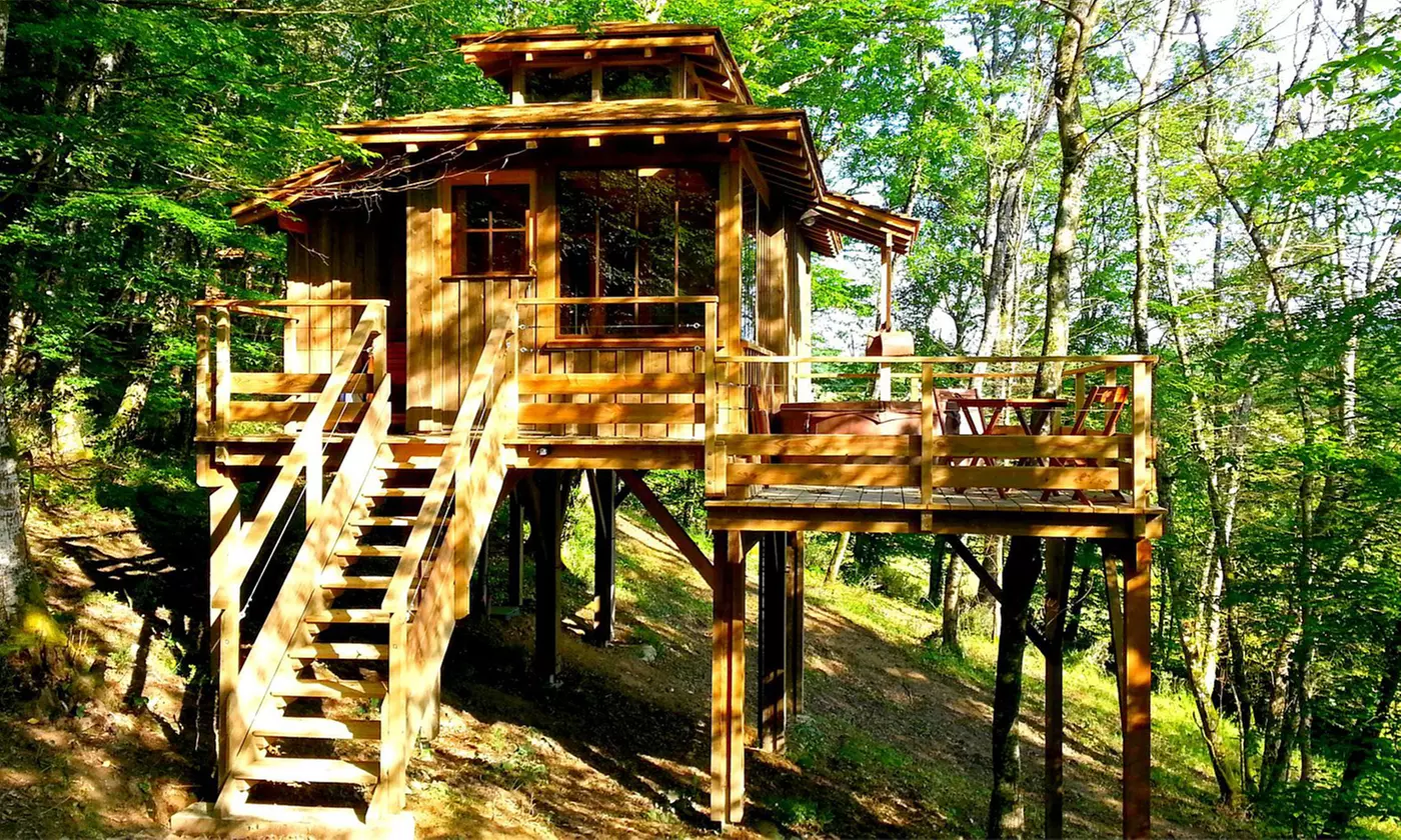 Occitanie : 1,2 nuits en cabane spa ou carré étoile ou roulotte avec pdj,bain remous et sauna pour 2 au Domaine d'Escapa - Primary Image