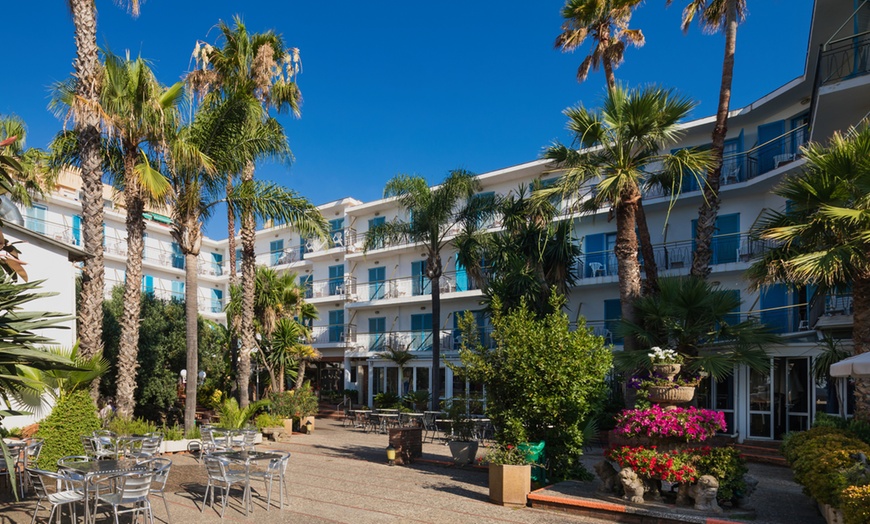 Image 10: Famille : ESPAGNE ⛱️ | Malgrat de Mar - Hôtel Planamar 3*