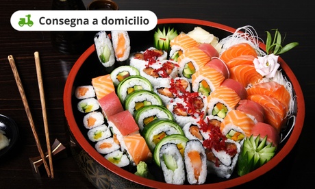 Box con sushi, sashimi e uramaki da 68 o 136 pezzi da Kos Restaurant (sconto fino a 46%). Consegna a domicilio