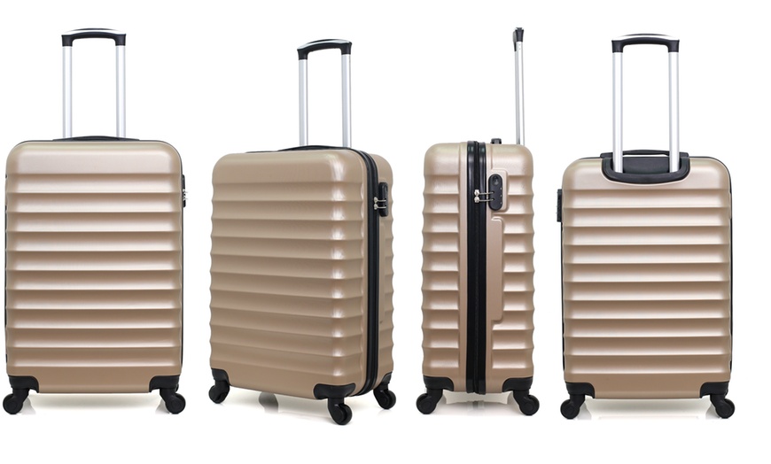 Image 19: Jakarta Set of Three Suitcases