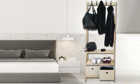 Appendiabiti in legno con 2 cassettoni in stoffa, 2 ripiani e 5 appendini