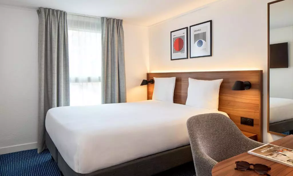 ✈ Parigi: Volo diretto più 2 notti in hotel 3*