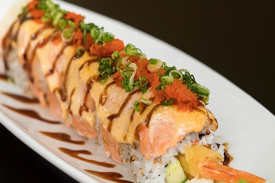 chef performing at hibachi grill at benihana las vegas