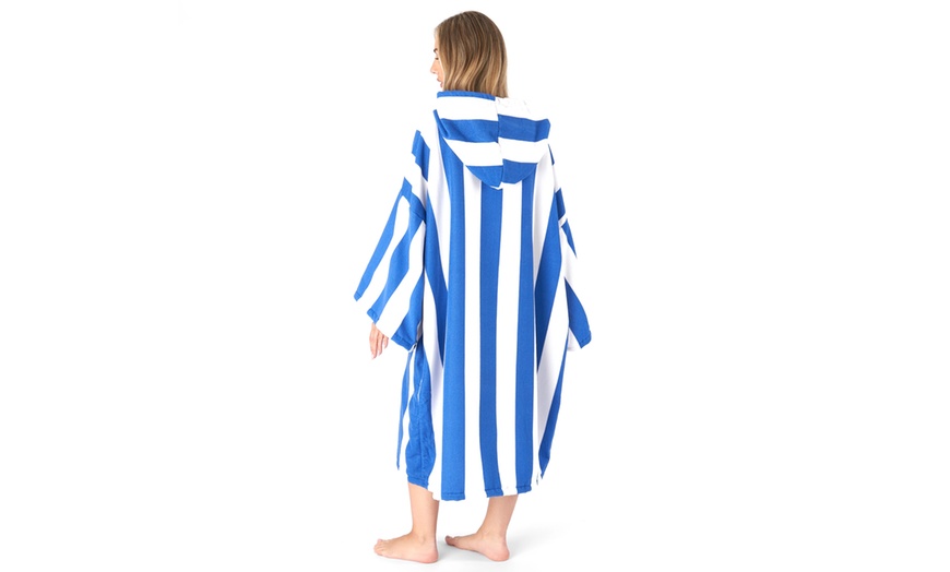 Image 23: Adults Oversized Printed Poncho Towel