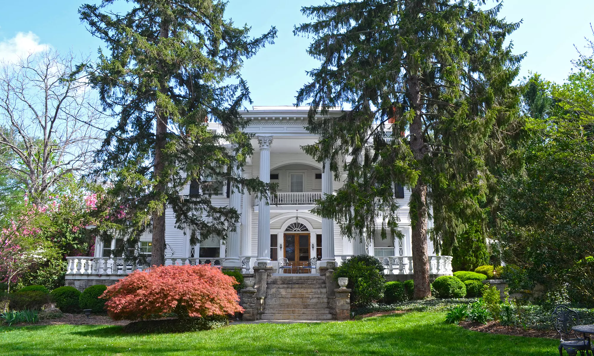 Member Pricing: Charming B&B Near Grove Park With Veranda Views