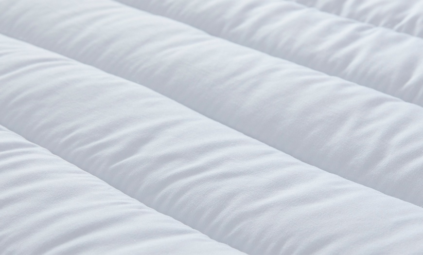 Image 4: Silentnight Home Comforts Mattress Topper