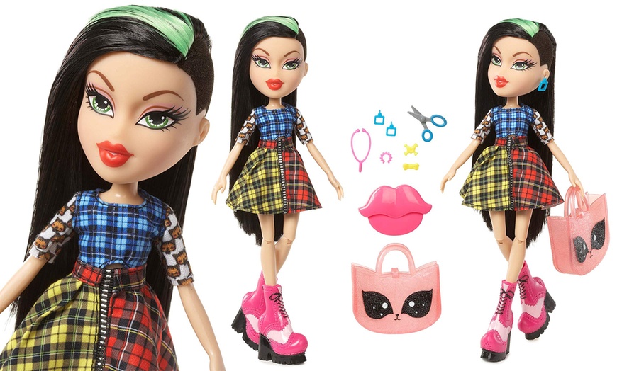 Image 15: Bratz Puppen