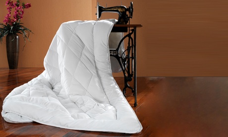 1 o 2 piumini in microfibra con trattamento Sanitized antiacaro, disponibile in 2 dimensioni