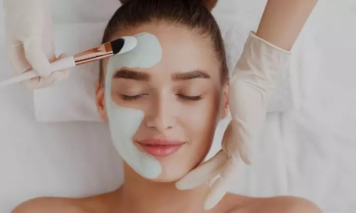 Masaż twarzy, głowy oraz оbszaru  dekoltu i więcej