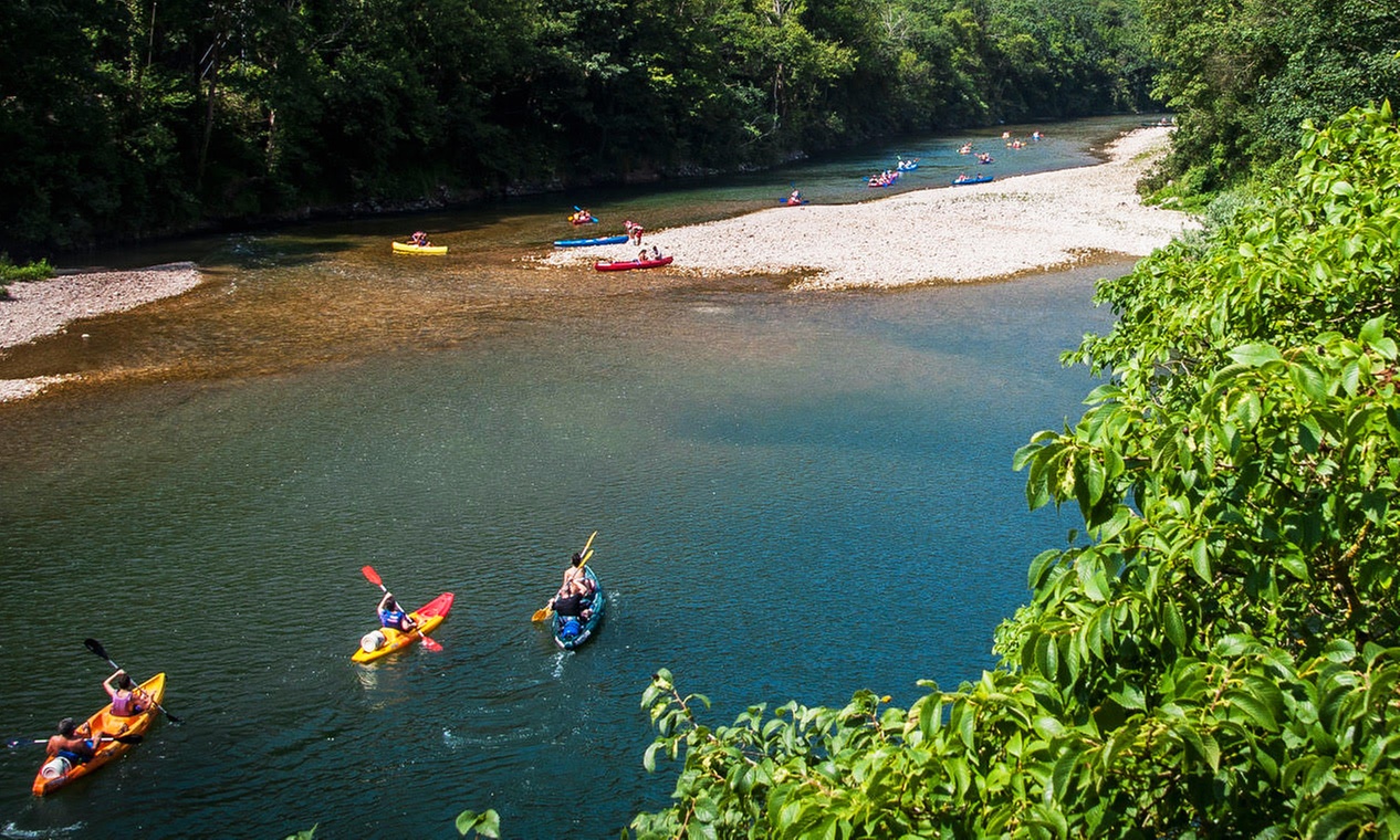 Descenso del Sella: ¡descubre la adrenalina de una aventura en canoa!