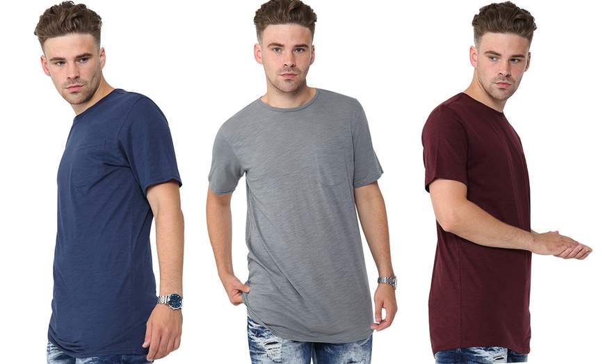 Image 11: One-, Three- or Seven-Pack of Men's Plain Textured Long T-Shirt