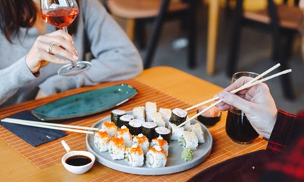 Menú japonés para 2 personas: 1 tabla de 28 piezas de sushi y 2 bebidas - Sushimore