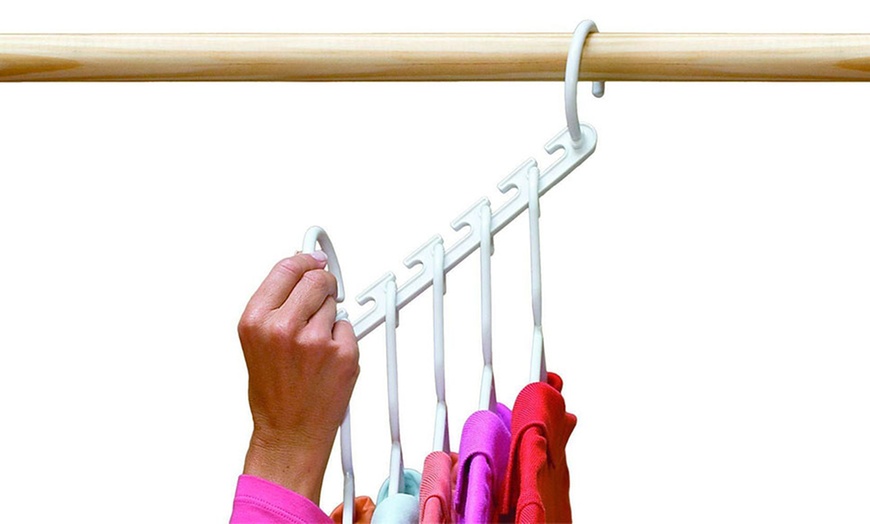 Image 4: Multiple Wardrobe Hangers