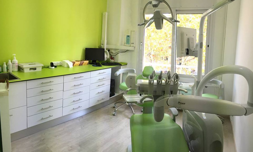 Image 2: Higiene y blanqueamiento dental