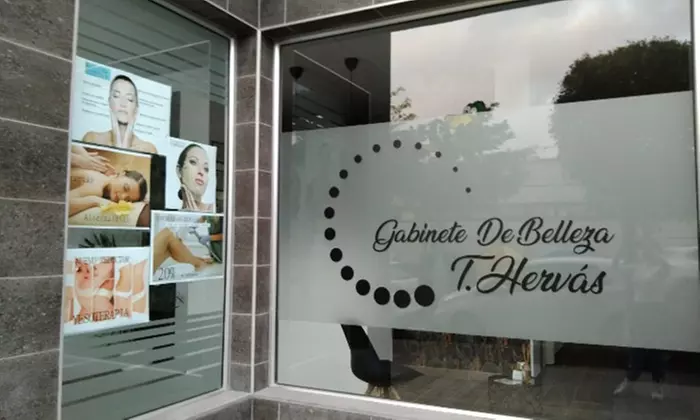 Tratamiento facial Hollywood Peel con carbón activo y láser Q-Switched