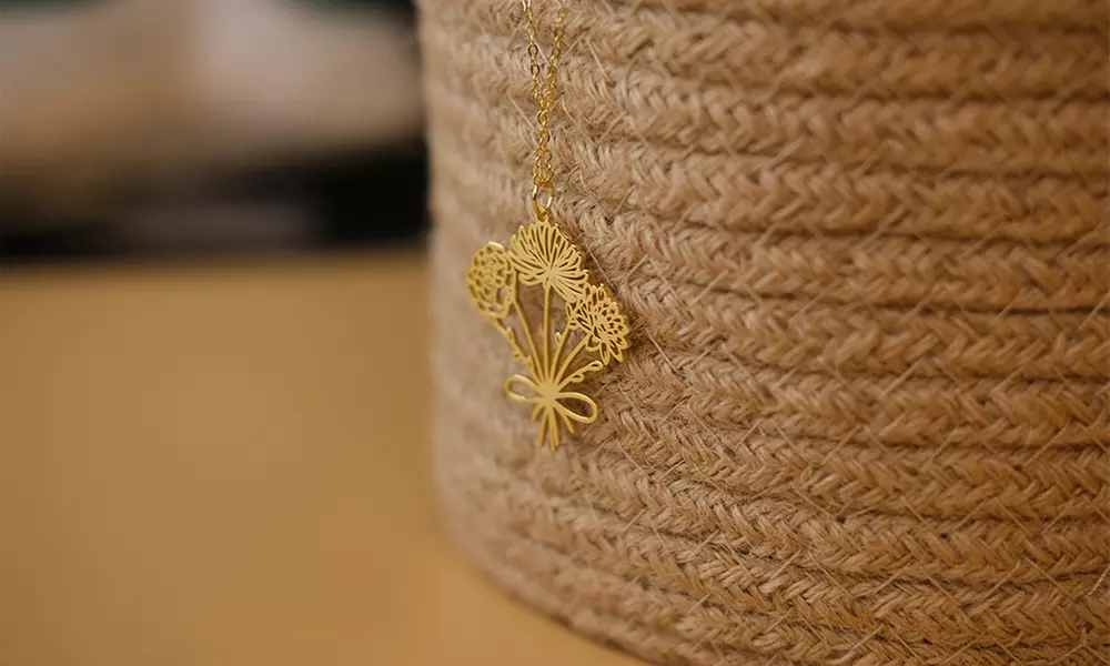 Halskette mit Geburtsblume von Justyling